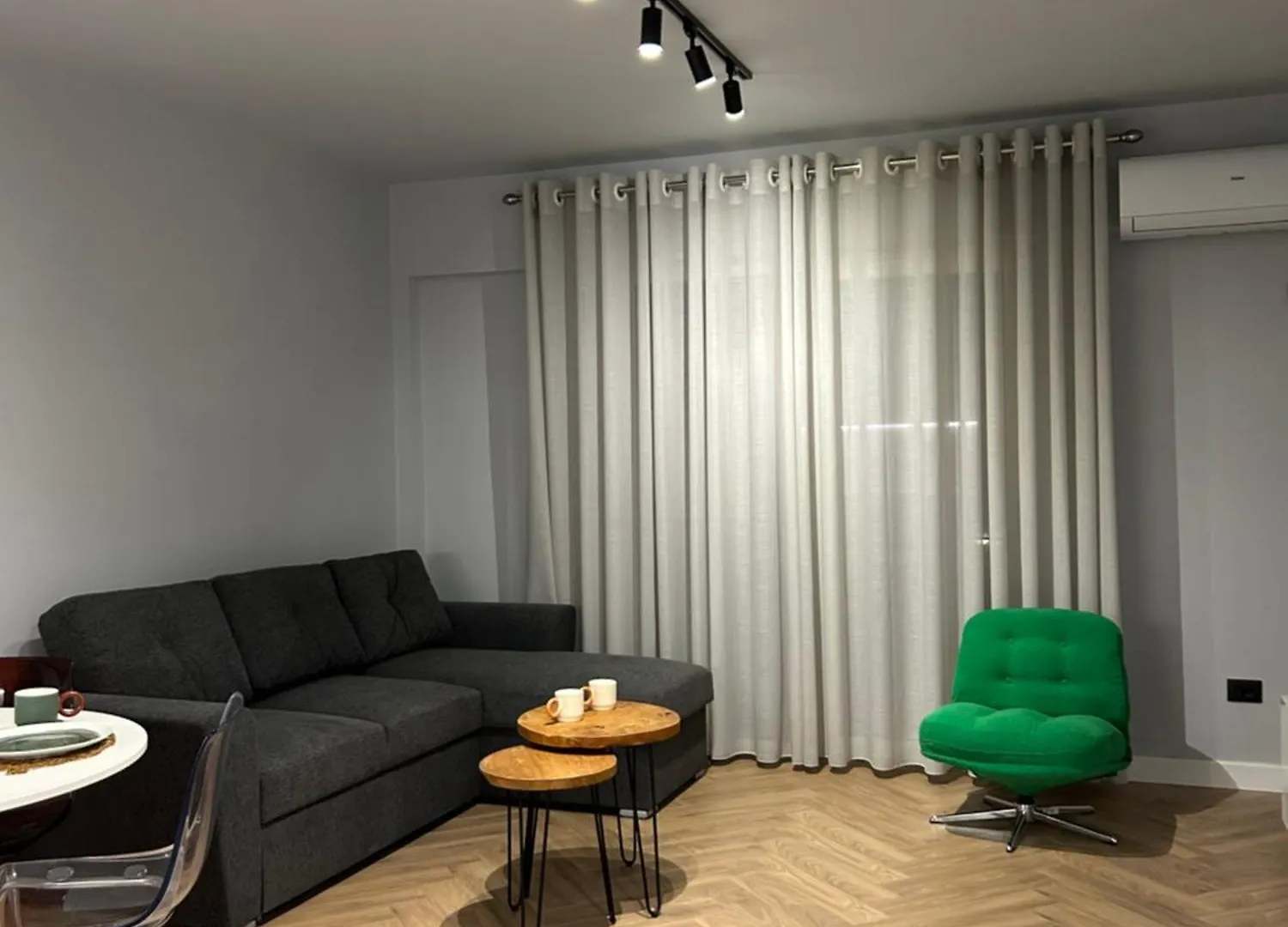 Lägenhet Luxury Central Stay Tirana