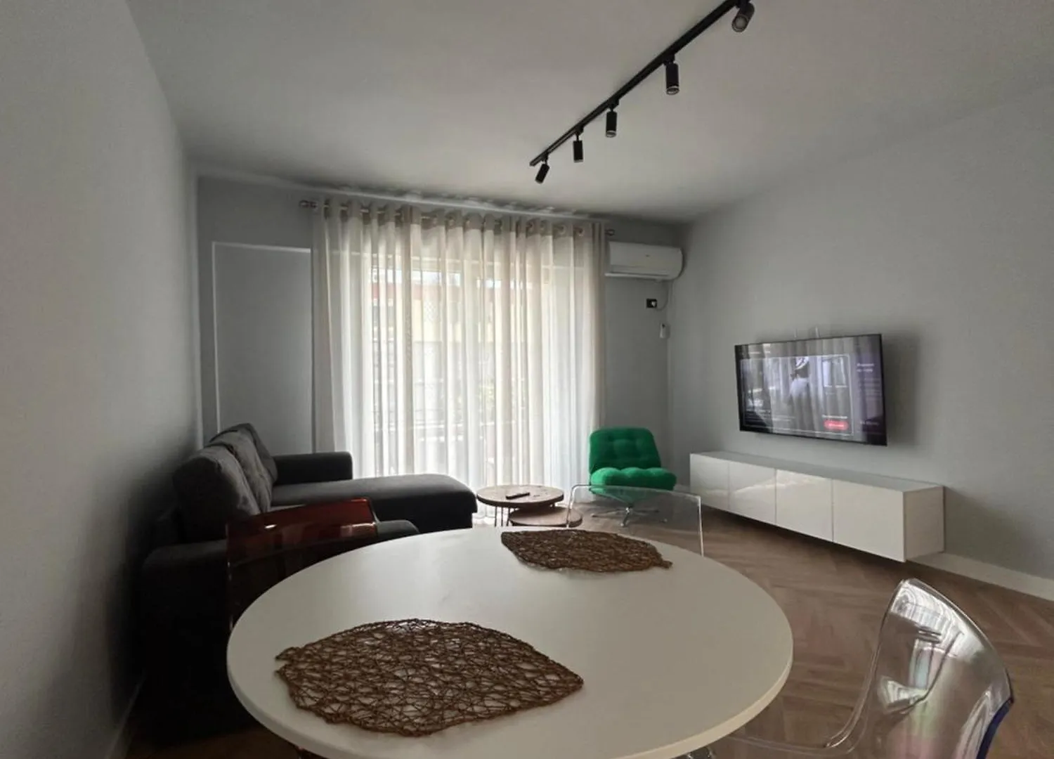 Luxury Central Stay Tirana 0*,