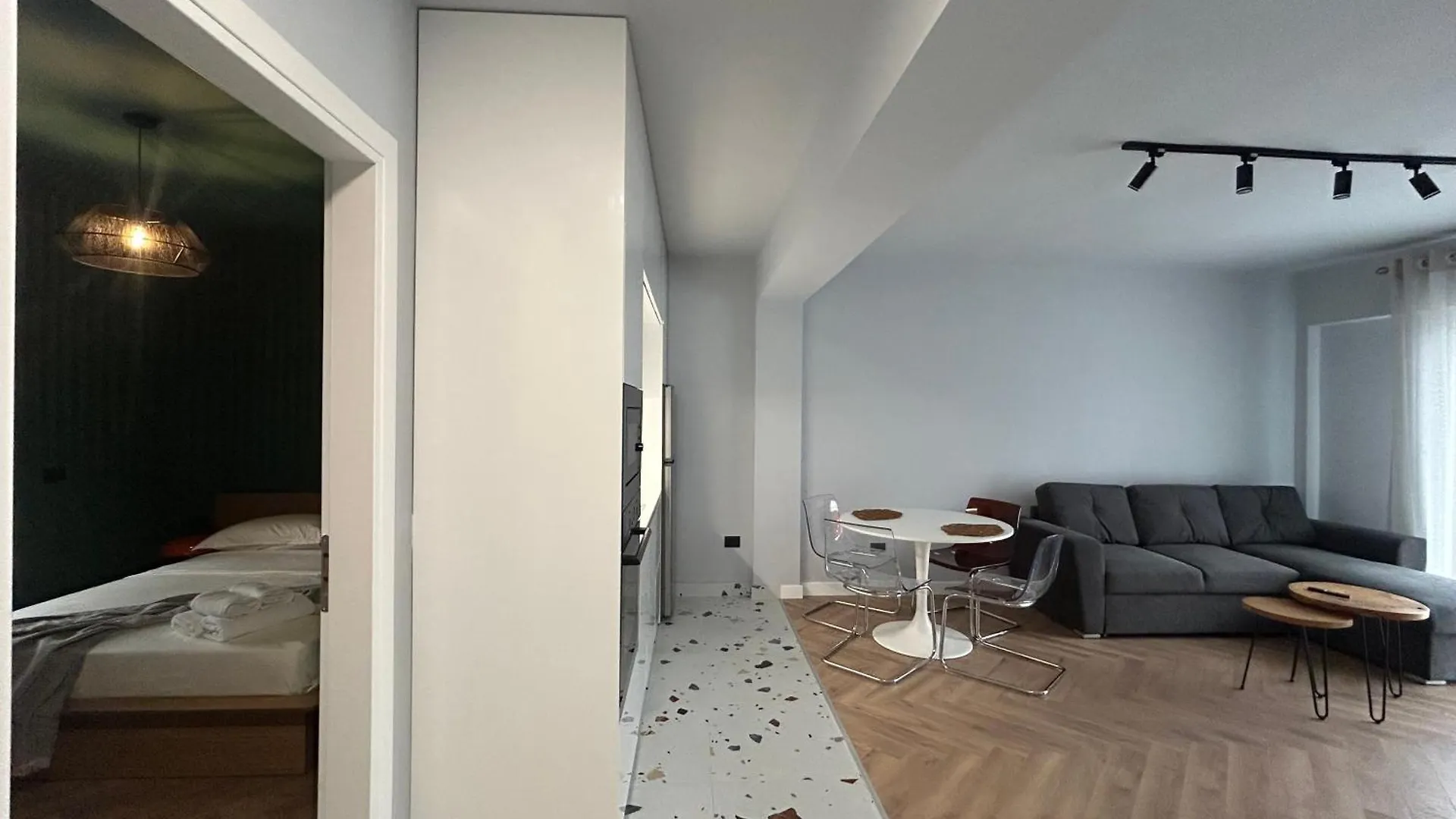 Lägenhet Luxury Central Stay Tirana Albanien