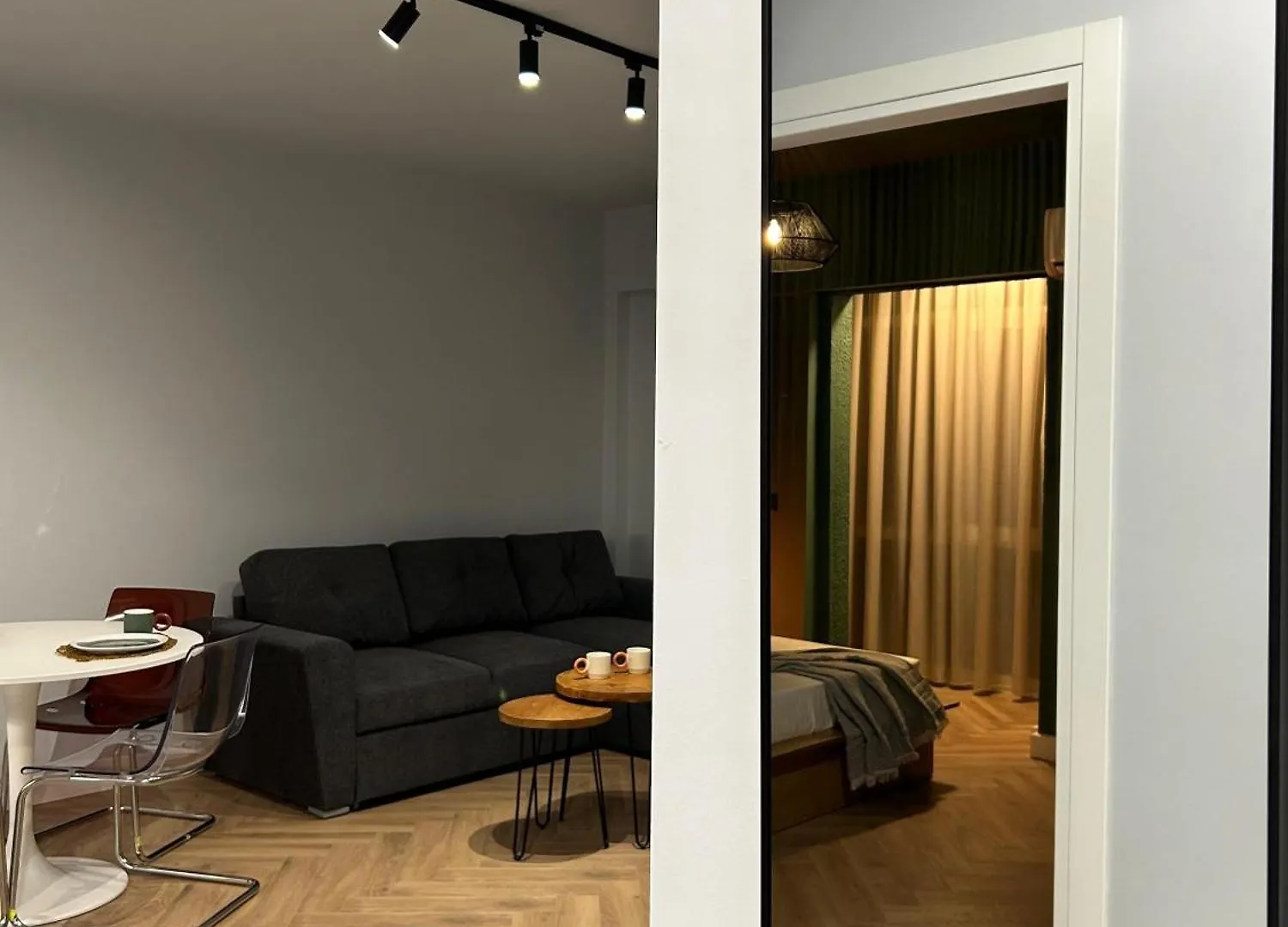 Luxury Central Stay Tirana Lägenhet